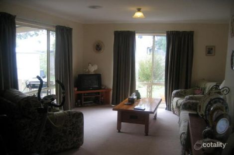 Property photo of 3 James Court Kyneton VIC 3444