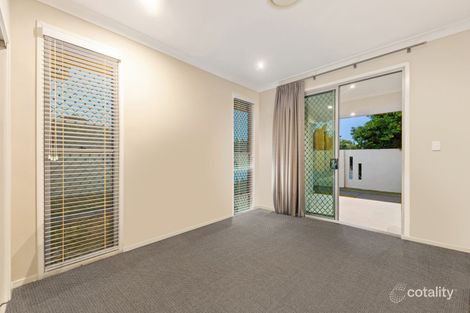 Property photo of 2 Ferrymans Court Helensvale QLD 4212