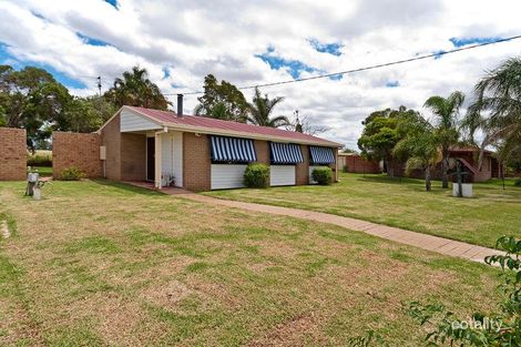 24 Cooper Ave, Oakey, QLD 4401