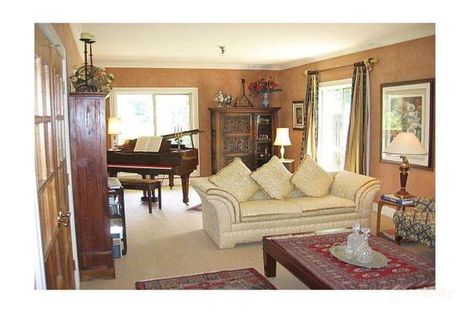 Property photo of 10 Jamieson Place Brookfield QLD 4069