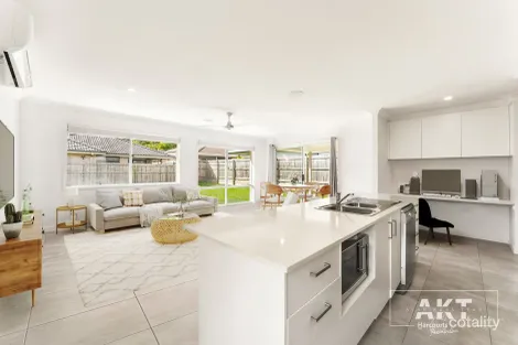 Property photo of 6 Rosewood Circuit Yarrabilba QLD 4207