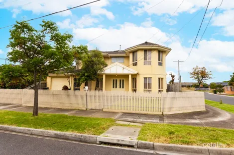12 CLACTON ST, ST ALBANS, VIC 3021