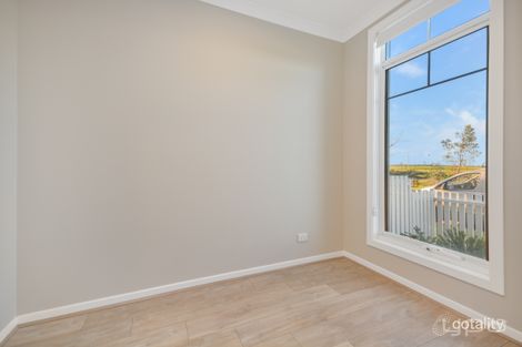 Property photo of 10 Evison View Werribee VIC 3030