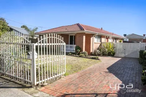 Property photo of 3 Lyndhurst Road Gladstone Park VIC 3043