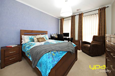 Property photo of 29 Dobell Crescent Caroline Springs VIC 3023