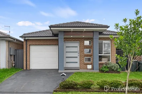 15 Durga Cres, Grantham Farm, NSW 2765