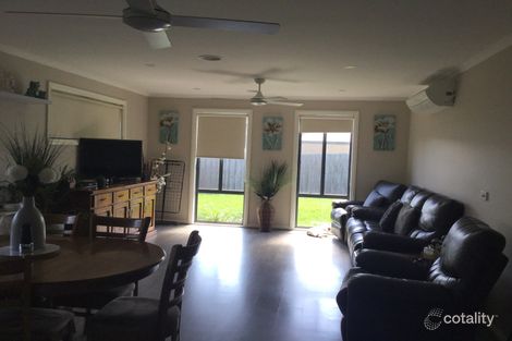Property photo of 25 Buscombe Crescent Drouin VIC 3818