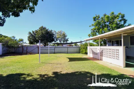Property photo of 16 Salamaua Street Soldiers Hill QLD 4825