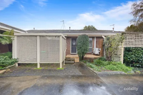 2/24 Molbray St, Wendouree, VIC 3355
