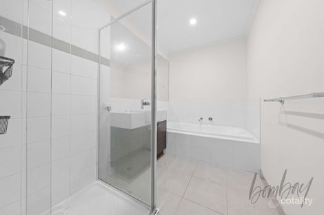Property photo of 56 Cascade Terrace Craigieburn VIC 3064