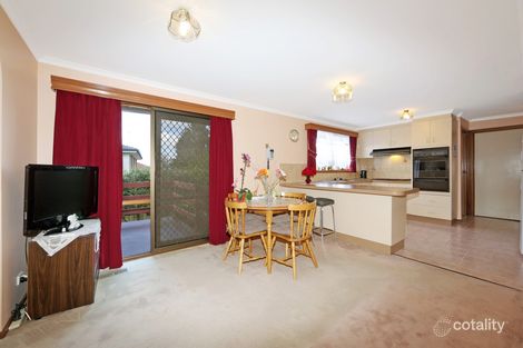 Property photo of 12 Moya Close Endeavour Hills VIC 3802