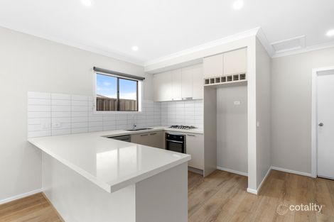 Property photo of 33 Tecoma Street Manor Lakes VIC 3024