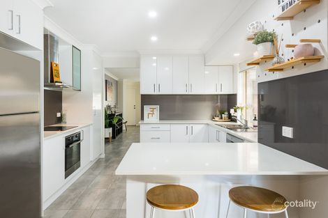 Property photo of 2 Helmet Court Hillcrest QLD 4118