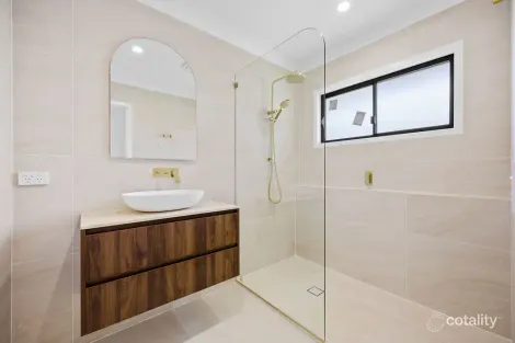 Property photo of 15 Kurrambee Avenue Ashmore QLD 4214