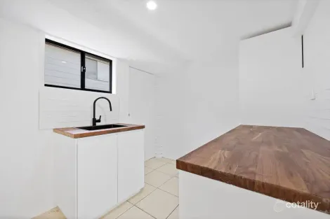 Property photo of 15 Kurrambee Avenue Ashmore QLD 4214