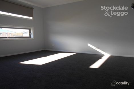 Property photo of 54 Corymbia Promenade Pakenham VIC 3810