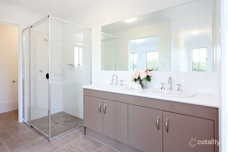 Property photo of 22 Thane Court Lloyd NSW 2650