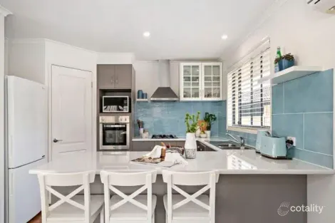 Property photo of 2 Parlah Close Mount Hutton NSW 2290