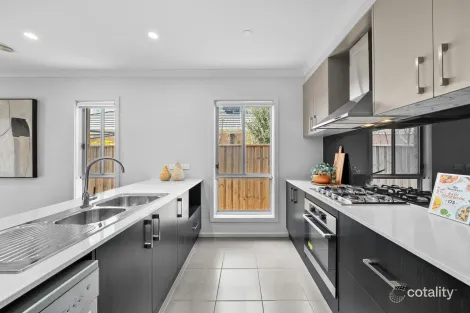 Property photo of 6 Elgata Way Werribee VIC 3030