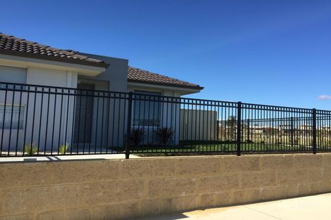 116 Badgerup Ave, Lakelands, WA 6180