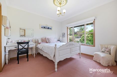 Property photo of 25 Highfielde Avenue Berwick VIC 3806