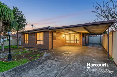 54 KURUNG DR, KINGS PARK, VIC 3021