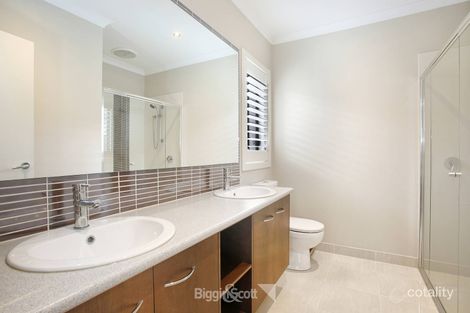 Property photo of 37 Black Gum Crescent Cranbourne West VIC 3977