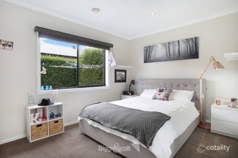 Property photo of 37 Black Gum Crescent Cranbourne West VIC 3977