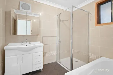 Property photo of 5 Hendren Place Colyton NSW 2760