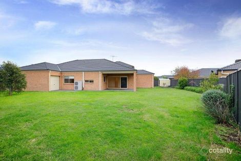 Property photo of 8 Everly Circuit Pakenham VIC 3810