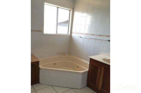 Property photo of 16 Monaro Crescent Ferny Hills QLD 4055