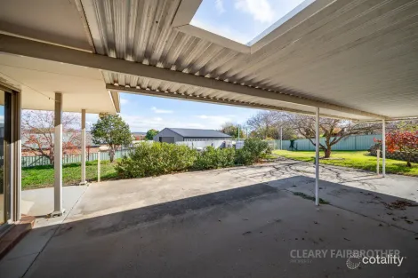 Property photo of 31 Jagoe Drive Kelso NSW 2795