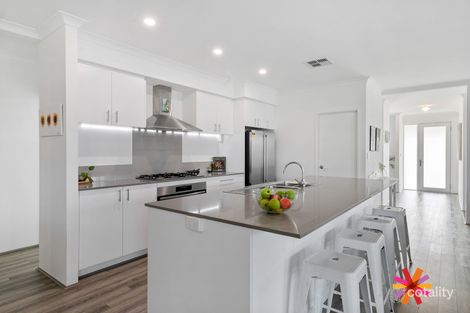 Property photo of 28 Frangipani Road Treeby WA 6164