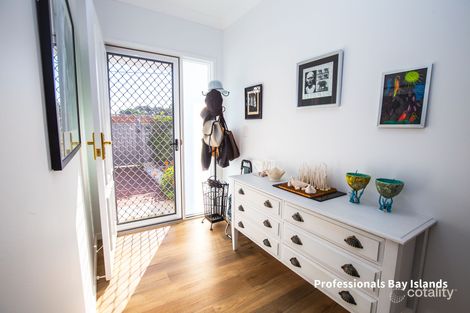 Property photo of 5 Cooee Crescent Macleay Island QLD 4184