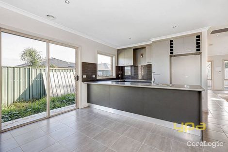 Property photo of 2/24 Brimpton Grove Wyndham Vale VIC 3024