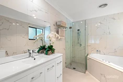 Property photo of 7 Caithness Court Bundall QLD 4217
