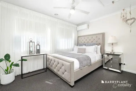 Property photo of 11 Laruso Lane Wollert VIC 3750