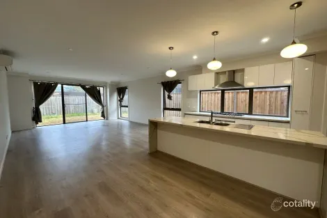 Property photo of 13 Canopy Crescent Hillside VIC 3037