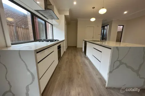 Property photo of 13 Canopy Crescent Hillside VIC 3037