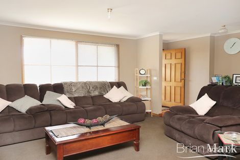 Property photo of 2 Newark Close Werribee VIC 3030