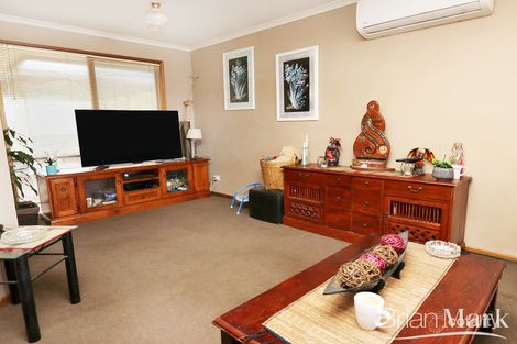 Property photo of 2 Newark Close Werribee VIC 3030