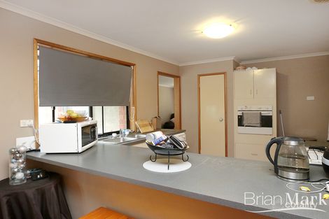 Property photo of 2 Newark Close Werribee VIC 3030