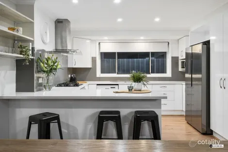 Property photo of 9 Mayfair Drive West Wodonga VIC 3690