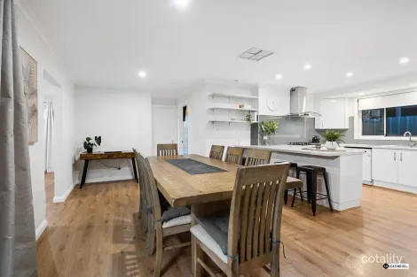 Property photo of 9 Mayfair Drive West Wodonga VIC 3690