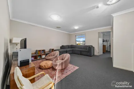 Property photo of 31 Dalmatia Avenue Edmondson Park NSW 2174