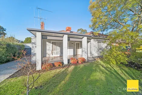 18 Putnam Ave, Strathdale, VIC 3550