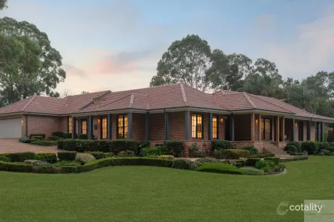 Property photo of 2 Haddin Place Kirkham NSW 2570