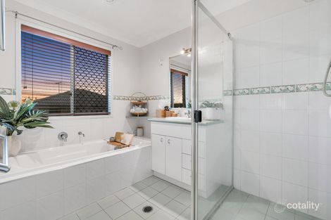 Property photo of 17 Gordon Crescent Wakerley QLD 4154