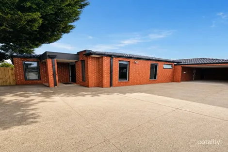 Property photo of 2/39 Bourke Road Cranbourne VIC 3977