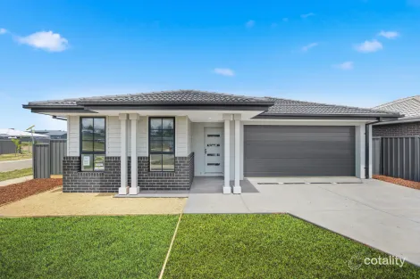 23 Hutchinson Dr, Lucas, VIC 3350
